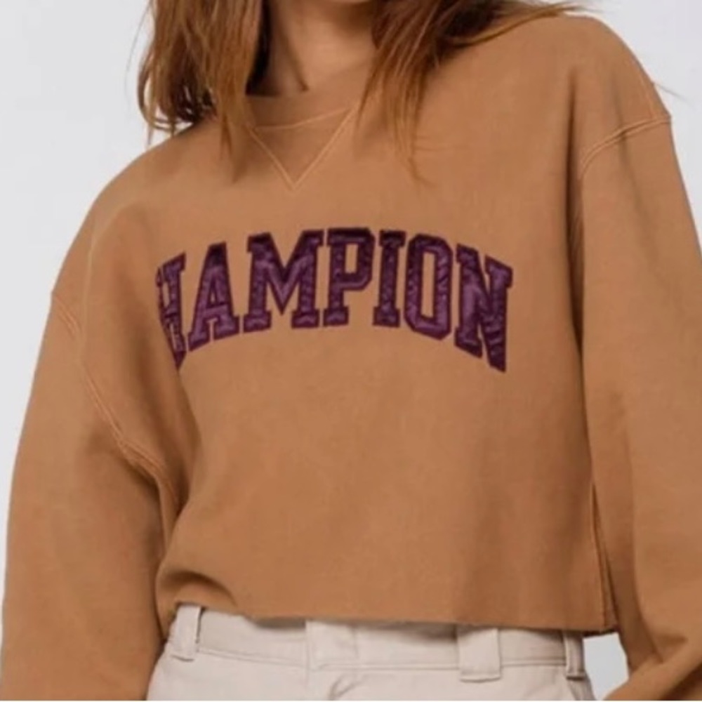Champion Women’s Vintage Wash Cropped Sweatshirt’